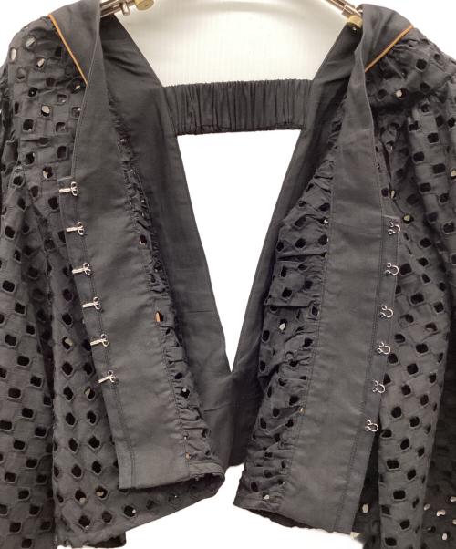 anuke（アンヌーク）anuke (アンヌーク) Volume Cutwork Blouse ブラック サイズ:FREE 未使用品の古着・服飾アイテム