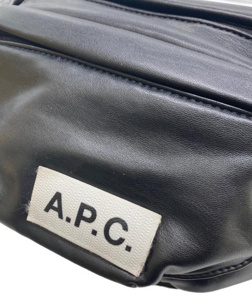 A.P.C.（アーペーセー）A.P.C. (アーペーセー) エコレザーウエストバッグ ブラックの古着・服飾アイテム