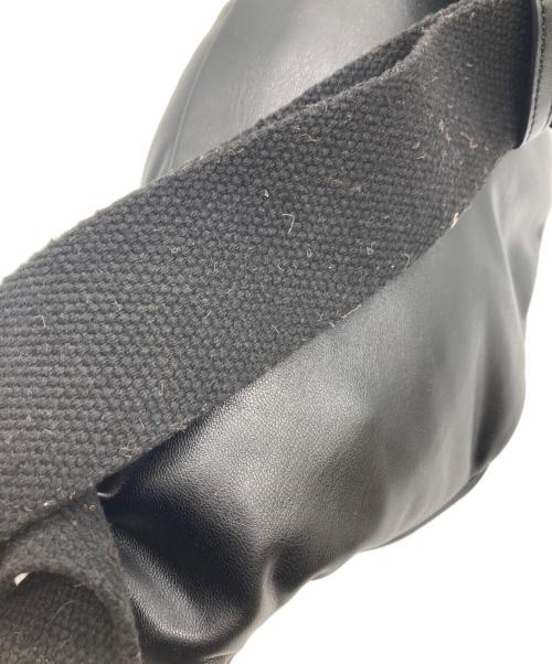 A.P.C.（アーペーセー）A.P.C. (アーペーセー) エコレザーウエストバッグ ブラックの古着・服飾アイテム