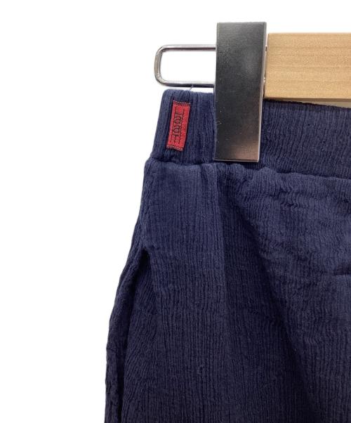 ISSEY MIYAKE HaaT（イッセイミヤケハート）ISSEY MIYAKE Haat (イッセイミヤケハート) プリーツフレアパンツ ネイビー サイズ:2の古着・服飾アイテム