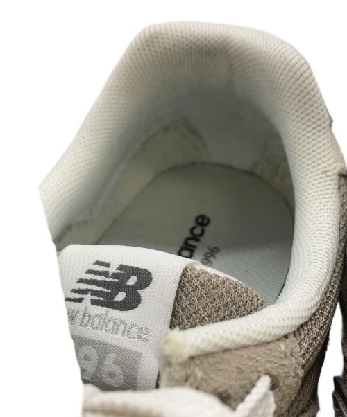 NEW BALANCE（ニューバランス）NEW BALANCE (ニューバランス) WL996 BEIGE(EI2) ローカットスニーカー グレー サイズ:25の古着・服飾アイテム