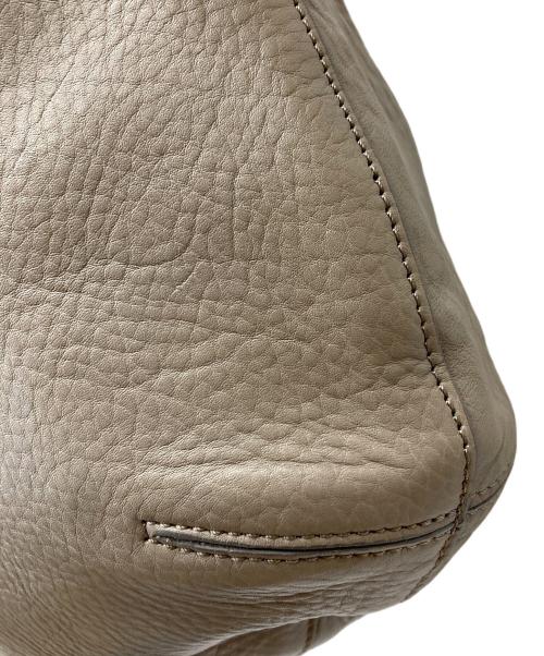 HIROFU（ヒロフ）HIROFU (ヒロフ) シボ革ショルダーバッグ グレージュの古着・服飾アイテム