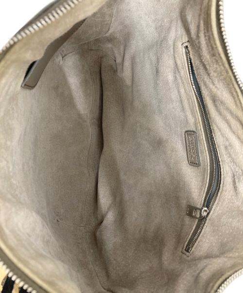 HIROFU（ヒロフ）HIROFU (ヒロフ) シボ革ショルダーバッグ グレージュの古着・服飾アイテム