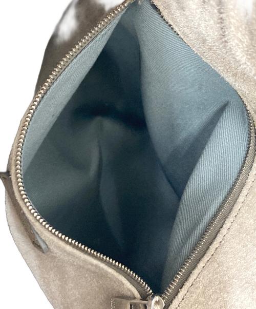 HIROFU（ヒロフ）HIROFU (ヒロフ) シボ革ショルダーバッグ グレージュの古着・服飾アイテム