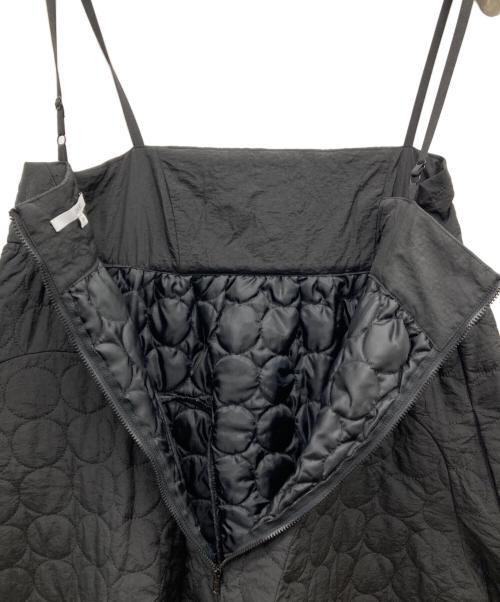 UN3D.（アンスリード）UN3D. (アンスリード) サークルキルティングボリュームワンピース ブラック サイズ:38の古着・服飾アイテム