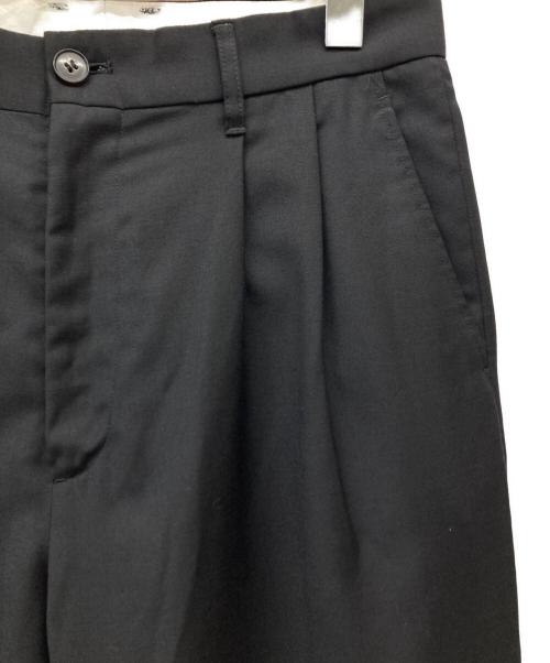 UNIVERSAL PRODUCTS.（ユニバーサルプロダクツ）UNIVERSAL PRODUCTS. (ユニバーサルプロダクツ) ツータックスラックス ブラック サイズ:SIZE 2の古着・服飾アイテム
