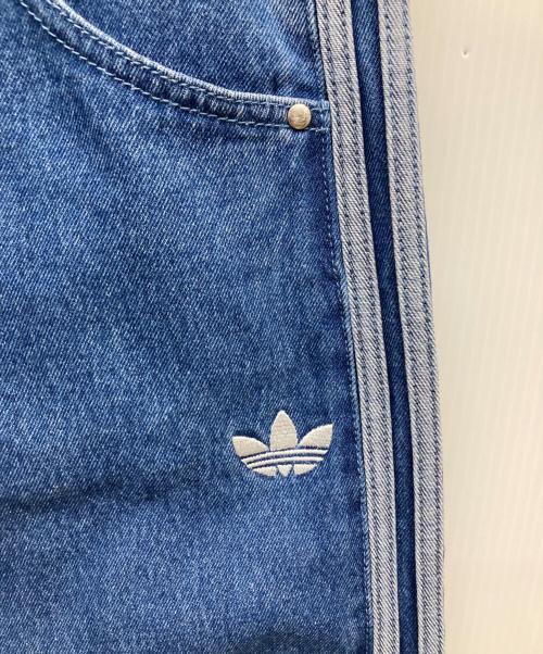 adidas（アディダス）adidas (アディダス) アディカラー デニム ファイヤーバードパンツ/24年モデル ブルー サイズ:W34の古着・服飾アイテム