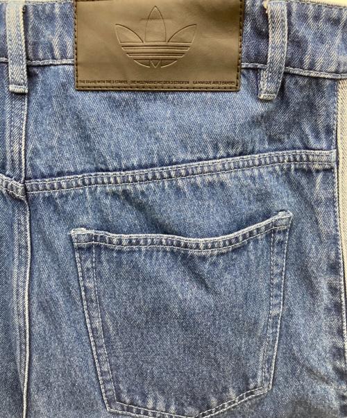 adidas（アディダス）adidas (アディダス) アディカラー デニム ファイヤーバードパンツ/24年モデル ブルー サイズ:W34の古着・服飾アイテム