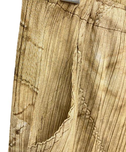 PLEATS PLEASE（プリーツプリーズ）PLEATS PLEASE (プリーツプリーズ) 総柄プリーツパンツ ベージュ サイズ:2の古着・服飾アイテム