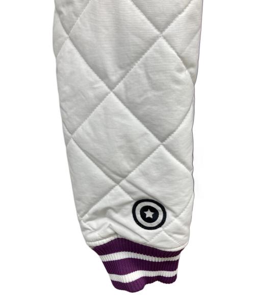 A BATHING APE（ア ベイシング エイプ）A BATHING APE (ア ベイシング エイプ) カモ×シャーク キルティングフーディ パープル×ホワイト サイズ:Mの古着・服飾アイテム