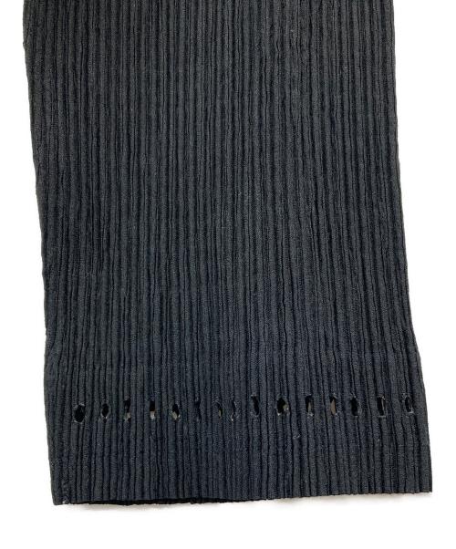 ISSEY MIYAKE（イッセイミヤケ）ISSEY MIYAKE (イッセイミヤケ) ハイネックプリーツカットソー ブラック サイズ:Mの古着・服飾アイテム