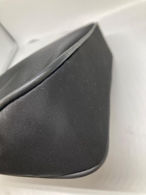 COCOCELUX GOLD（ココセリュックスゴールド）COCOCELUX GOLD (ココセリュックスゴールド) POCONO NYLONショルダーバッグ ブラック 未使用品の古着・服飾アイテム