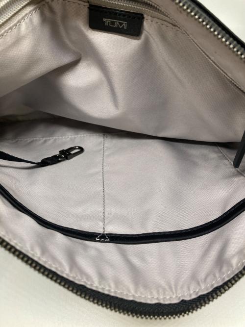 TUMI（トゥミ）TUMI (トゥミ) Voyageur Patna Sling/ショルダーバッグ ブラックの古着・服飾アイテム