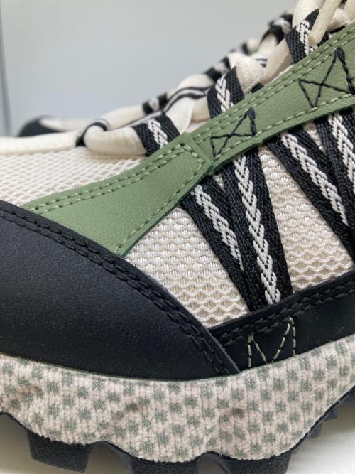 NIKE（ナイキ）NIKE (ナイキ) AIR HUMARA QS／エアフマラクイックストライク オリーブ×ホワイト サイズ:27.5 未使用品の古着・服飾アイテム