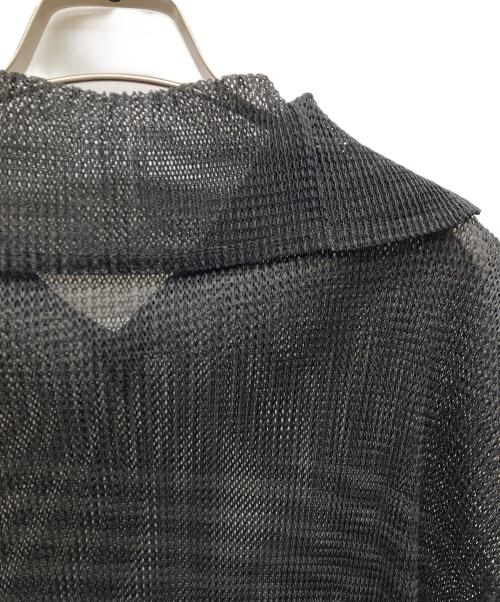 PLEATS PLEASE（プリーツプリーズ）PLEATS PLEASE (プリーツプリーズ) ストライプメッシュプリーツトップス ブラック サイズ:3の古着・服飾アイテム