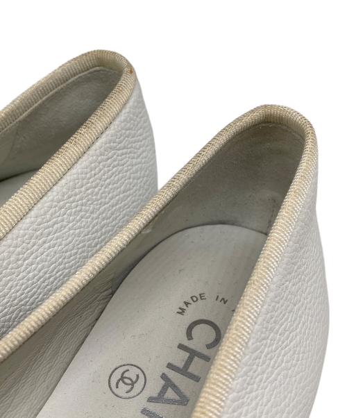 CHANEL（シャネル）CHANEL (シャネル) ココマークトゥリボンバレエパンプス ホワイト×ネイビー サイズ:38Cの古着・服飾アイテム