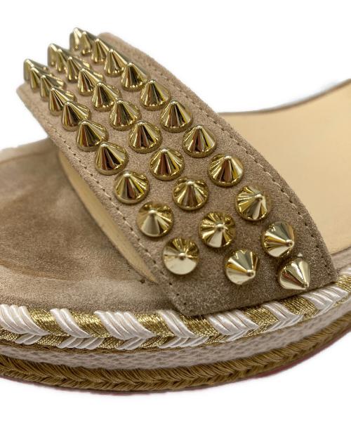 Christian Louboutin（クリスチャン・ルブタン）Christian Louboutin (クリスチャン・ルブタン) MADMONICA スタッズエスパドリーユ ゴールド×ベージュ サイズ:38の古着・服飾アイテム