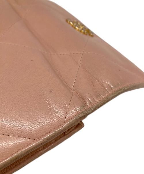 CHANEL（シャネル）CHANEL (シャネル) 19 ロングフラップラムスキンウォレット ピンクの古着・服飾アイテム