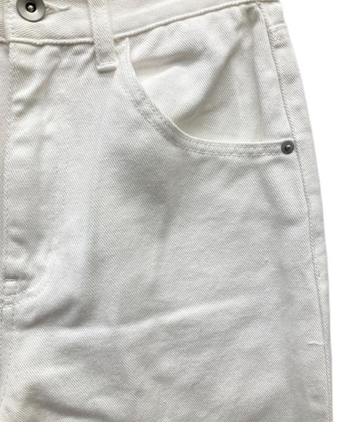 CADUNE（カデュネ）CADUNE (カデュネ) カーヴィーデニム/デニムパンツ ホワイト サイズ:36 未使用品の古着・服飾アイテム