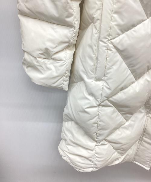 JEAN LOUIS SCHERRER（ジャンルイ シェレル）JEAN LOUIS SCHERRER (ジャンルイ シェレル) ブルーフォックスファー付ダウンコート ホワイト サイズ:M 未使用品の古着・服飾アイテム