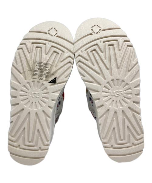 UGG（アグ）UGG (アグ) Classic Platform Pop Sketch ホワイト サイズ:22cm 未使用品の古着・服飾アイテム