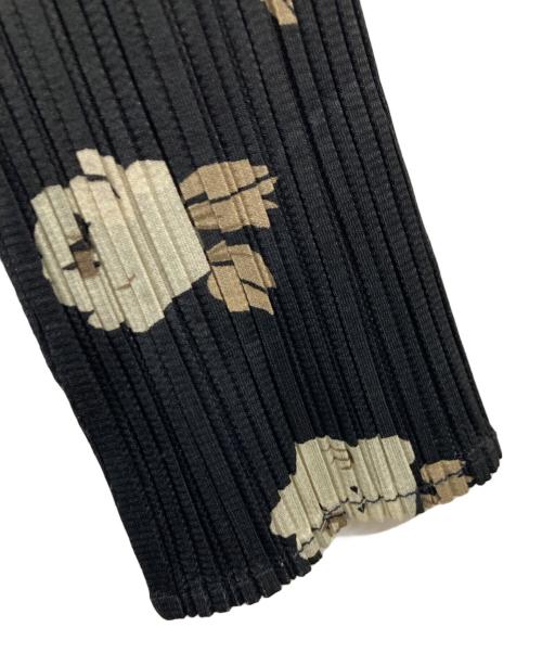 PLEATS PLEASE（プリーツプリーズ）PLEATS PLEASE (プリーツプリーズ) 花柄プリーツカーディガン ブラック サイズ:3の古着・服飾アイテム