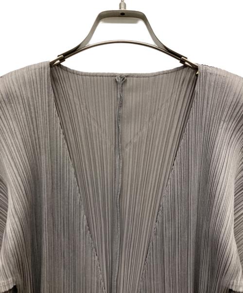 PLEATS PLEASE（プリーツプリーズ）PLEATS PLEASE (プリーツプリーズ) プリーツカーディガン グレー サイズ:3の古着・服飾アイテム