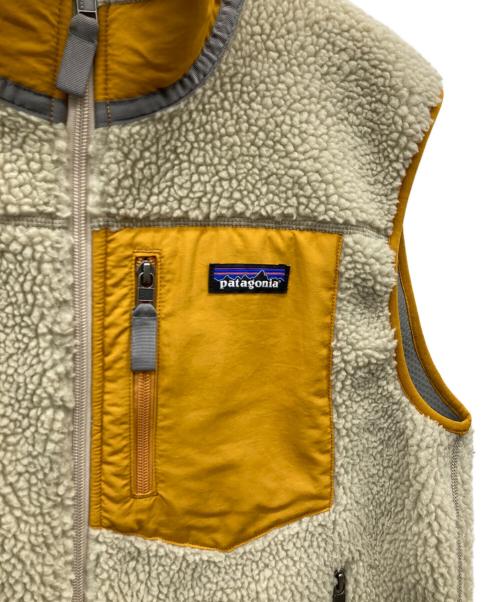 Patagonia（パタゴニア）Patagonia (パタゴニア) クラシック レトロX ベスト ベージュ×イエロー サイズ:Mの古着・服飾アイテム
