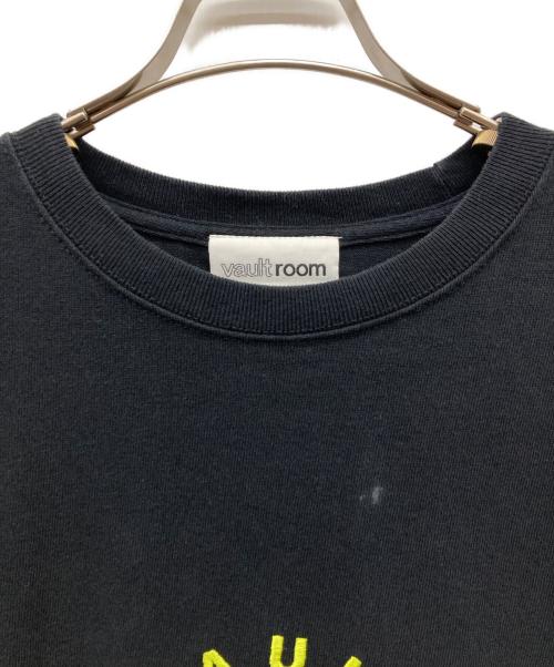 VAULTROOM（ボルトルーム）VAULTROOM (ボルトルーム) 刺繍デザインTシャツ ブラック サイズ:Lの古着・服飾アイテム