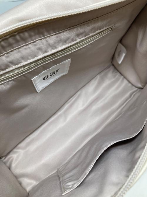 ear PAPILLONNER（イアパピヨネ）ear PAPILLONNER (イアパピヨネ) ワイドテープショルダーバッグ ベージュの古着・服飾アイテム