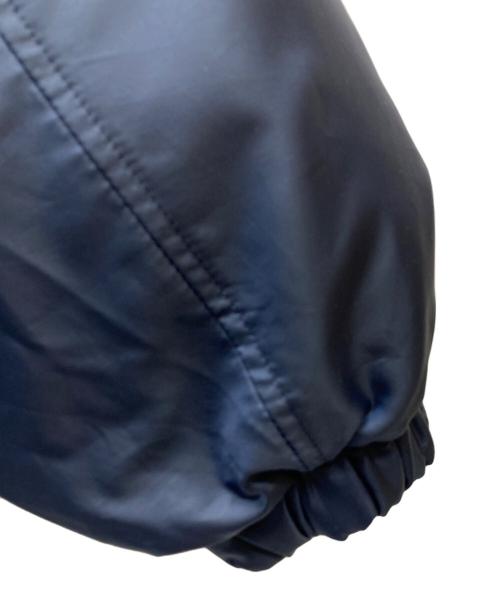 FRED PERRY（フレッドペリー）FRED PERRY (フレッドペリー) リバーシブルダウンジャケット ネイビー×ベージュ サイズ:Oの古着・服飾アイテム