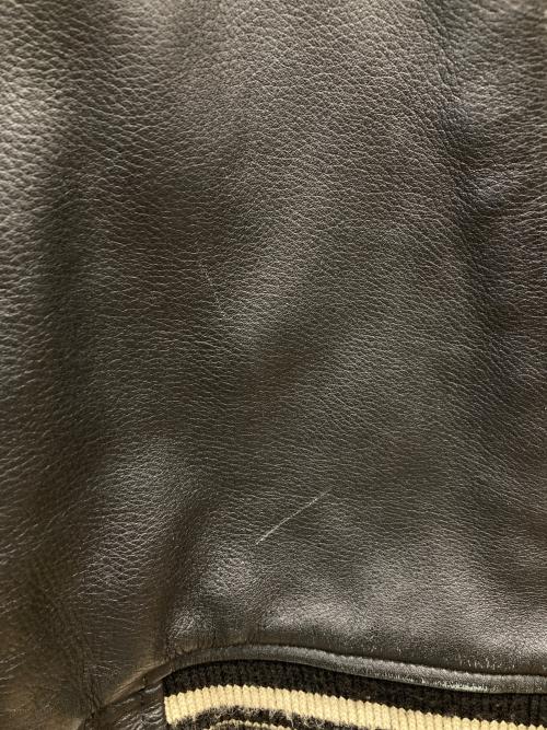 CHEVIGNON（シェビニオン）CHEVIGNON (シェビニオン) カウレザースタジャン ブラック×ベージュ サイズ:Lの古着・服飾アイテム