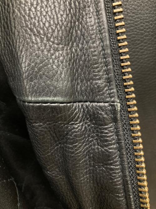 CHEVIGNON（シェビニオン）CHEVIGNON (シェビニオン) カウレザースタジャン ブラック×ベージュ サイズ:Lの古着・服飾アイテム