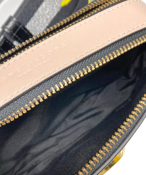 MARC JACOBS（マークジェイコブズ）MARC JACOBS (マークジェイコブズ) THE SNAPSHOT COLORBROCKED ベージュ サイズ:-の古着・服飾アイテム