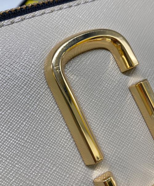 MARC JACOBS（マークジェイコブズ）MARC JACOBS (マークジェイコブズ) THE SNAPSHOT COLORBROCKED ベージュ サイズ:-の古着・服飾アイテム