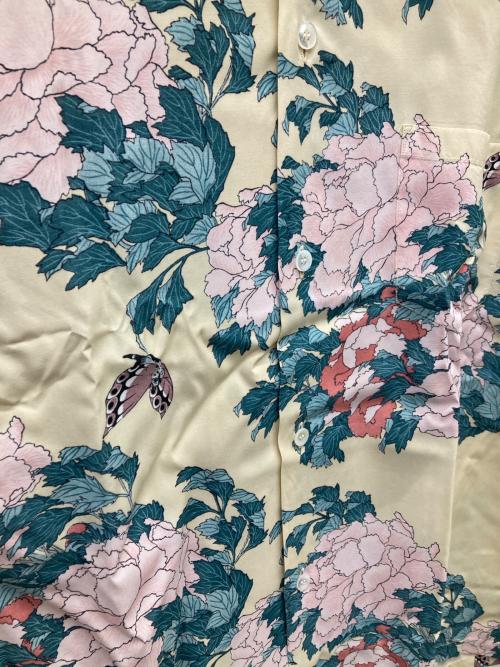 Sun Surf（サンサーフ）Sun Surf (サンサーフ) 葛飾北斎 (カツシカホクサイ) “牡丹に胡蝶” アロハシャツ クリーム サイズ:XLの古着・服飾アイテム