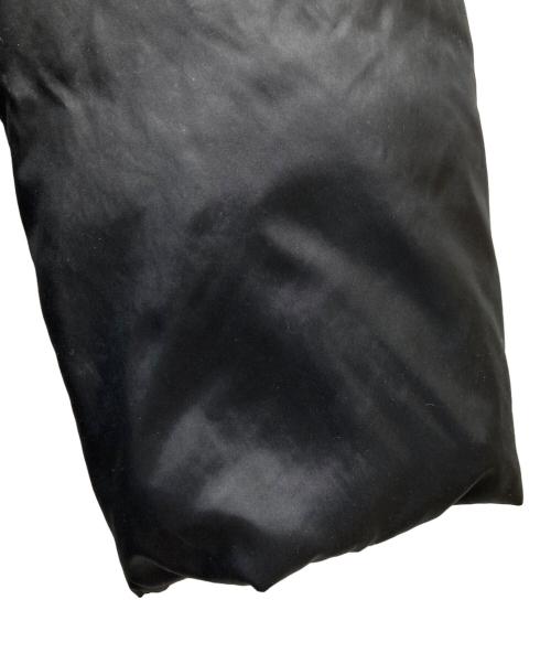 OLLEBOREBLA（アルベロベロ）OLLEBOREBLA (アルベロベロ) 刺繍ダウンコート ブラック サイズ:-の古着・服飾アイテム