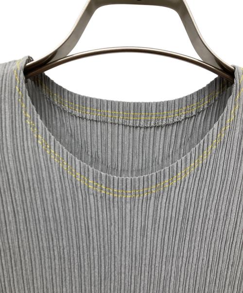 ISSEY MIYAKE（イッセイミヤケ）ISSEY MIYAKE (イッセイミヤケ) プリーツカットソー グレー サイズ:Mの古着・服飾アイテム
