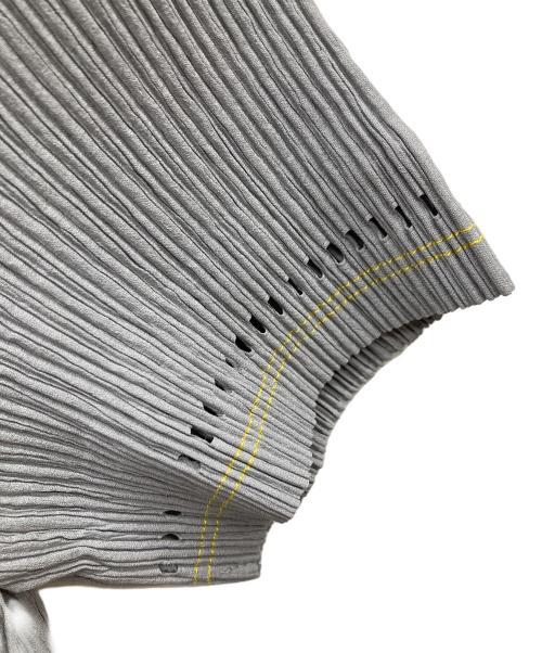 ISSEY MIYAKE（イッセイミヤケ）ISSEY MIYAKE (イッセイミヤケ) プリーツカットソー グレー サイズ:Mの古着・服飾アイテム