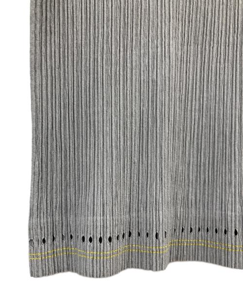 ISSEY MIYAKE（イッセイミヤケ）ISSEY MIYAKE (イッセイミヤケ) プリーツカットソー グレー サイズ:Mの古着・服飾アイテム