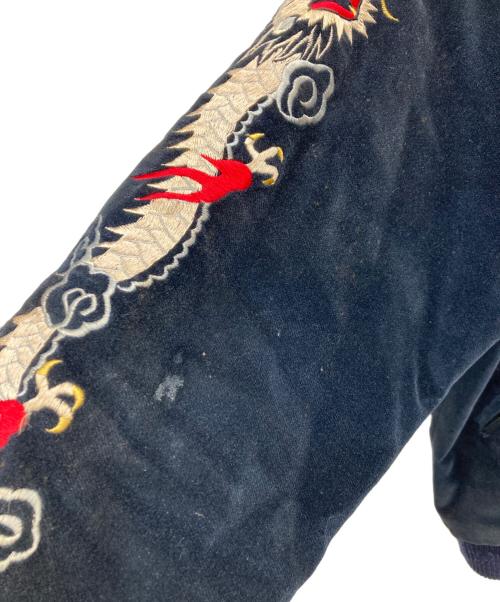 テーラー東洋（テーラートウヨウ）テーラー東洋 (テーラートウヨウ) 別珍×サテン ドクロ刺繍リバーシブルスカジャン ネイビー×ブラック サイズ:Mの古着・服飾アイテム