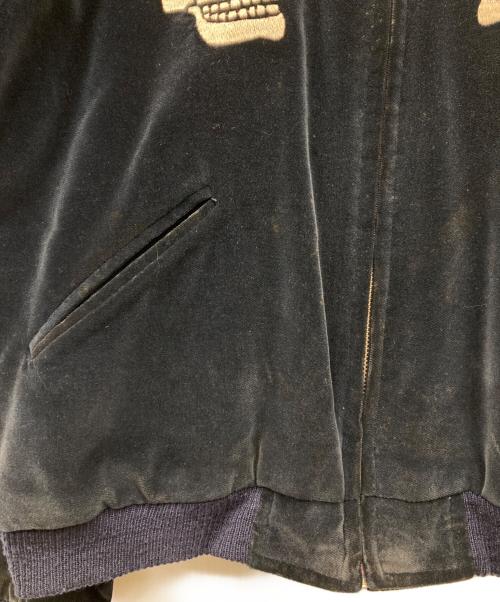 テーラー東洋（テーラートウヨウ）テーラー東洋 (テーラートウヨウ) 別珍×サテン ドクロ刺繍リバーシブルスカジャン ネイビー×ブラック サイズ:Mの古着・服飾アイテム