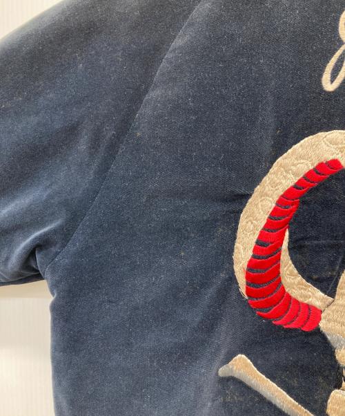 テーラー東洋（テーラートウヨウ）テーラー東洋 (テーラートウヨウ) 別珍×サテン ドクロ刺繍リバーシブルスカジャン ネイビー×ブラック サイズ:Mの古着・服飾アイテム