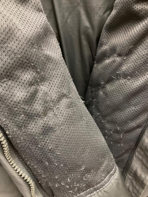 US ARMY（ユーエスアーミー）US ARMY (ユーエスアーミー) ECWCS GENIII LEVEL7 グレー サイズ:M-Rの古着・服飾アイテム