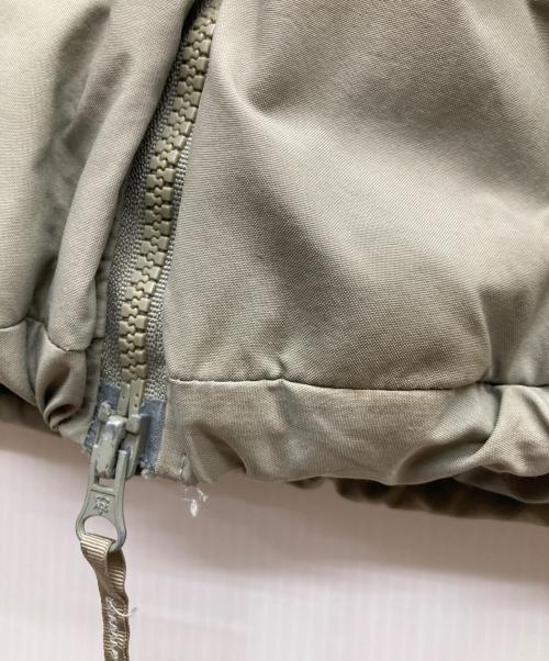US ARMY（ユーエスアーミー）US ARMY (ユーエスアーミー) ECWCS GENIII LEVEL7 グレー サイズ:M-Rの古着・服飾アイテム
