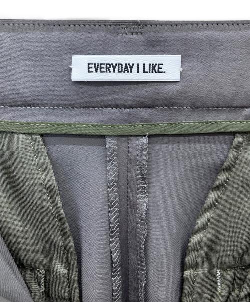 EVERYDAY I LIKE.（エヴリデイ アイ ライク）EVERYDAY I LIKE. (エヴリデイ アイ ライク) ライトサテンカーゴパンツ カーキ サイズ:38の古着・服飾アイテム