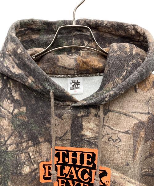 THE BLACK EYE PATCH（ブラックアイパッチ）THE BLACK EYE PATCH (ブラックアイパッチ) OG LABEL SAFETY REAL TREE CAMO HOODIE ベージュ サイズ:XLの古着・服飾アイテム
