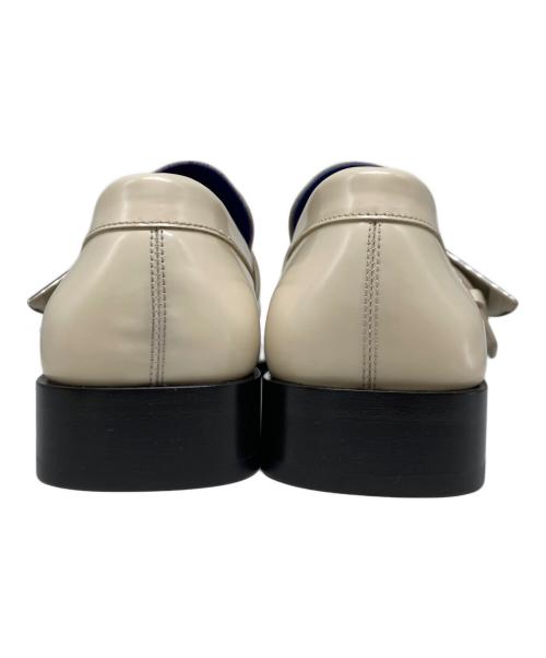 BURBERRY（バーバリー）BURBERRY (バーバリー) SHIELD LOAFER アイボリー サイズ:40の古着・服飾アイテム