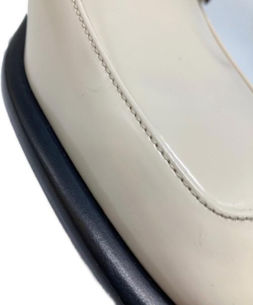 BURBERRY（バーバリー）BURBERRY (バーバリー) SHIELD LOAFER アイボリー サイズ:40の古着・服飾アイテム