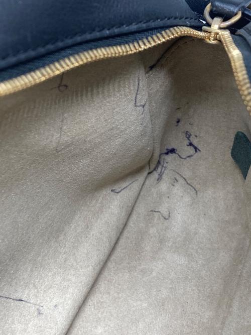 J&M DAVIDSON（ジェイ＆エム デヴィッドソン）J&M DAVIDSON (ジェイ＆エム デヴィッドソン) GABBY レザーショルダーバッグ ブラック サイズ:-の古着・服飾アイテム